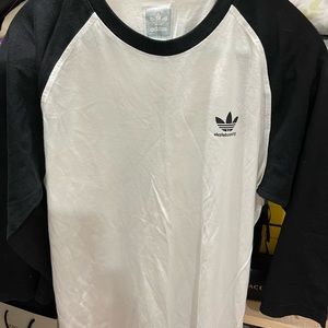 Adidas medium long sleeve shirt great condition $30